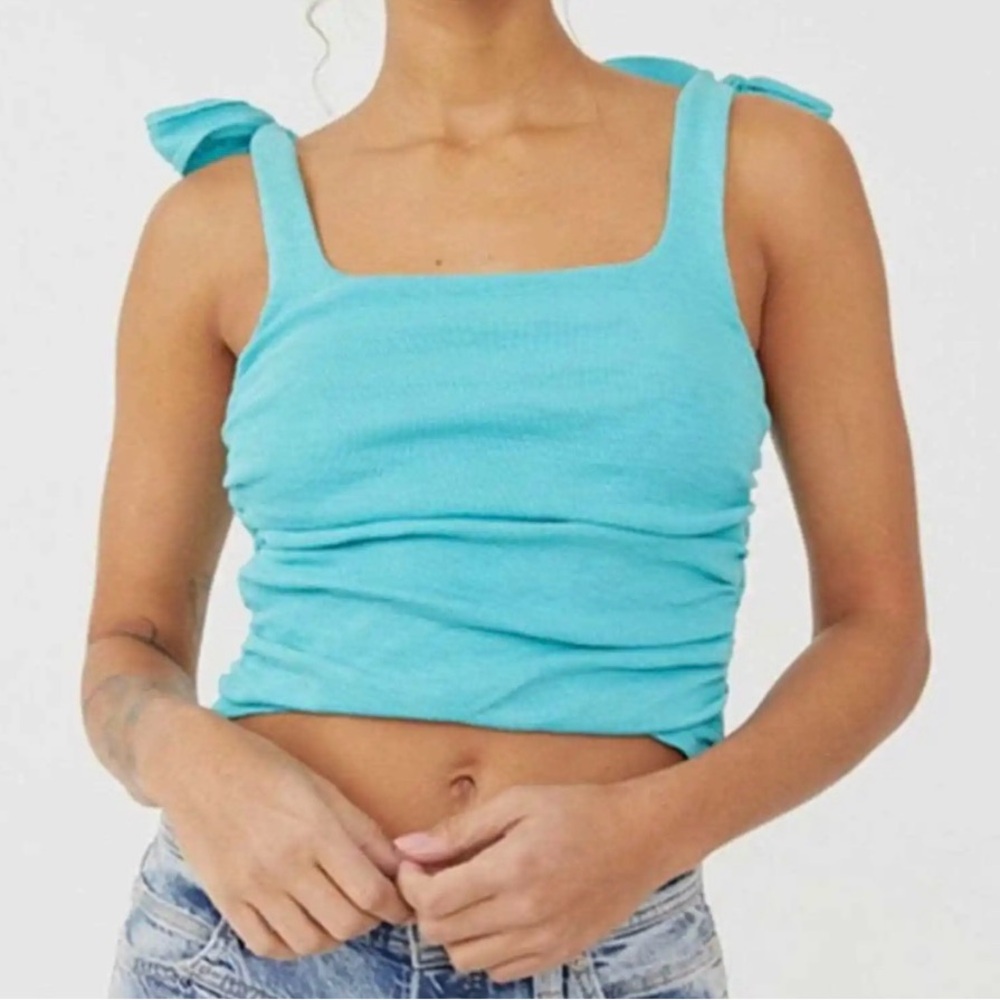 Free People Boulevard Bow Tie Strap
Ruched Sides Cotton Rib Tank Top Aqua
Size L